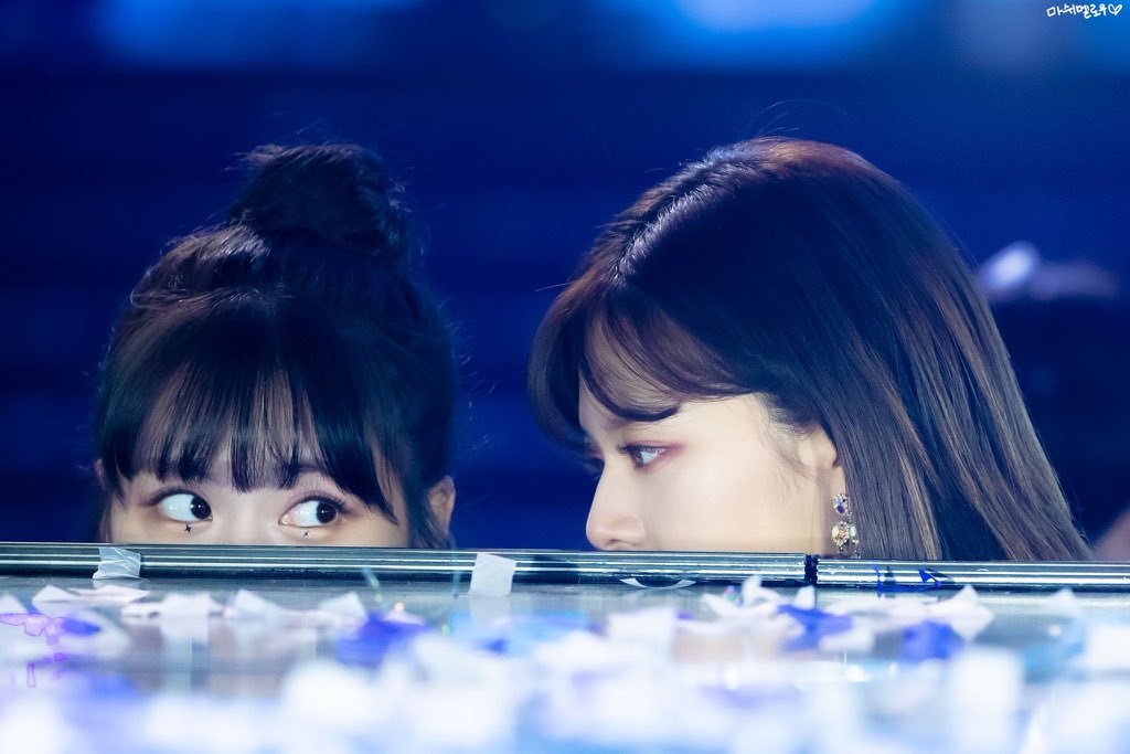 yjyworld's tweet photo. Jeongyeon in pink 💕 and the cutest photos of Jeongmo this time last year https://t.co/aJT45lNgoH