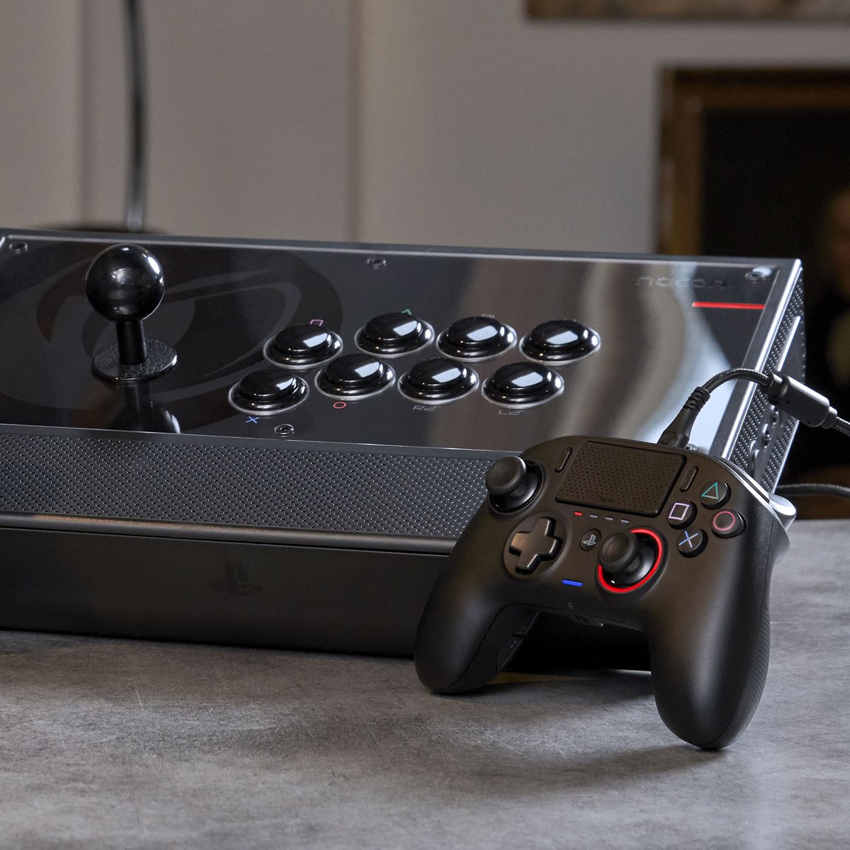 NaconFR's tweet photo. Si tu veux te lancer sérieusement dans un jeu de combat, tu prends le #DaijaArcadeStick ou le #RevolutionProController3 ? 😎 #RevealYourSKills #Nacon https://t.co/iI4HxIriOv