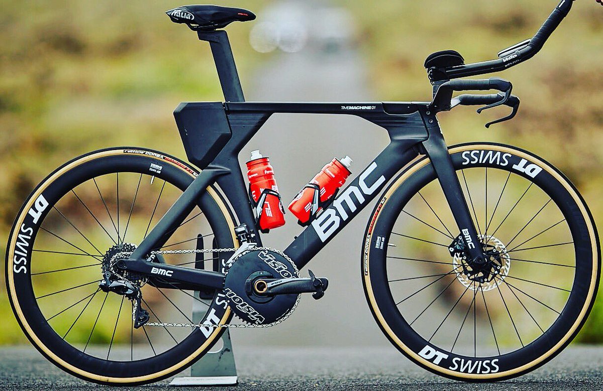 BobDeWolf1's tweet photo. What a beauty! Ready for a very fast 💨 2020! @BMCVifittri @ride_bmc #timemachine01disc #flatoutfast @Elite_cycling @selle_italia @YourFSA @PolarGlobal @vittoriatyres @visionmy 📷 @JamesMitchell5 https://t.co/cXBpcsiakU