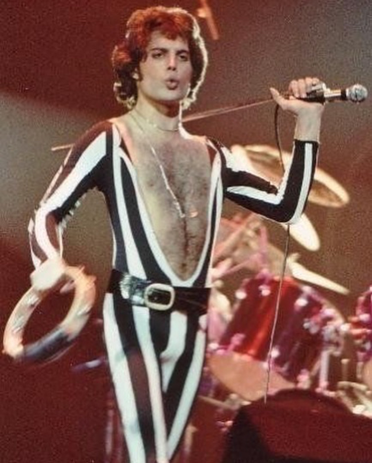 久々アンケート😀 70年代 ＃フレディマーキュリー のタイツスタイル