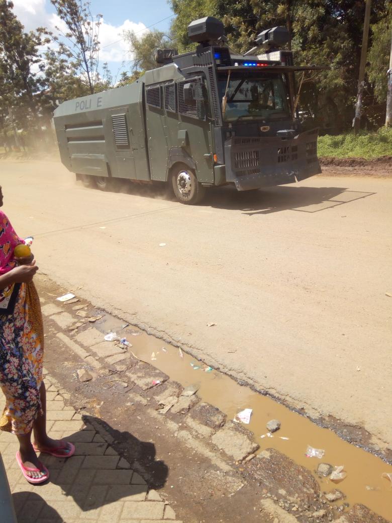 DictatorWatch's tweet image. More militarized policemen arrive to terrorize the citizens of #Kasarani &amp;amp; #Mwiki in Nairobi #Kenya 
#IStandWithKasarani