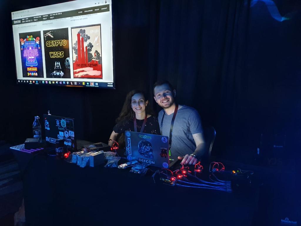 R0m4nZ41k1n's tweet photo. #CPX360Asia Cyber Challenge at Bangkok. 😁 with Yaara Shriki. @L4dybugg3r https://t.co/iZI6n6LGh8