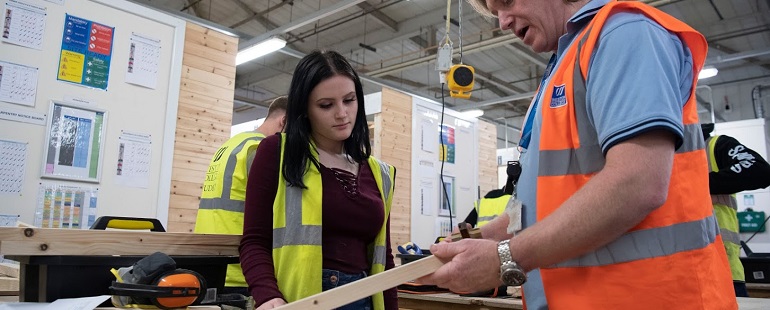 E_T_Foundation's tweet photo. Applications to become a new teacher as part of the £5million government-funded #TakingTeachingFurther programme close on 31 January 2020.  https://t.co/rffX6w6hEN https://t.co/Kv5ZePTF6S