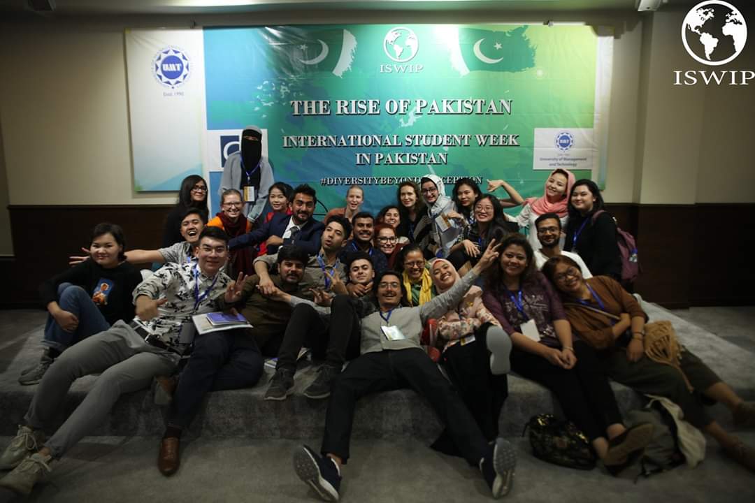 LakhoFaiqa's tweet photo. All lively people in one frame 😍❤
#ISWIP
#LAHORE https://t.co/gGYJVaaOMh