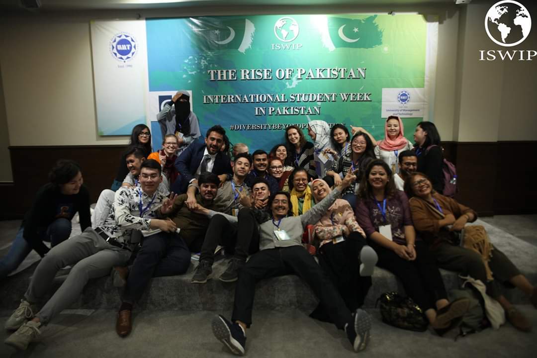 LakhoFaiqa's tweet photo. All lively people in one frame 😍❤
#ISWIP
#LAHORE https://t.co/gGYJVaaOMh