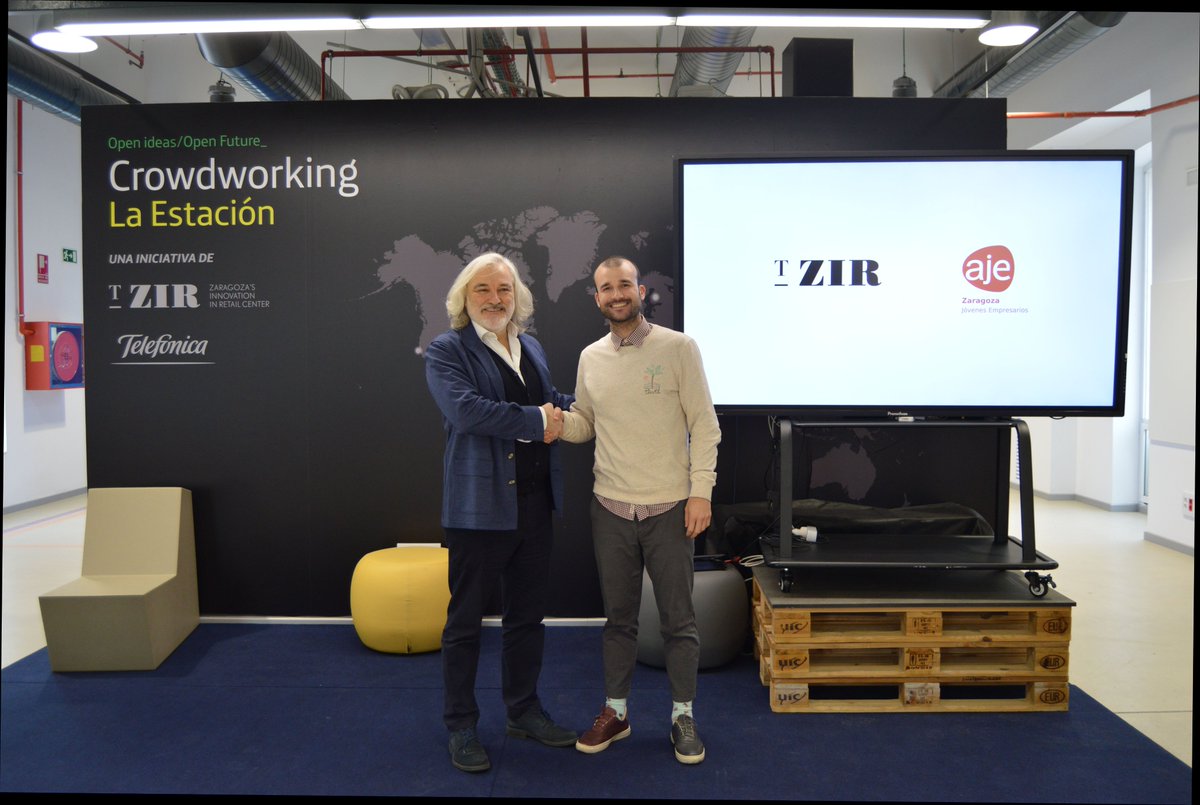TZIR_'s tweet photo. #TZIR y @ajezaragoza firman un convenio de colaboración con el que se da forma y patrocinio a un novedoso #ForodeDesarrollo centrado en el sector del #retail para #sociosAJE #formacion #AJEZaragoza https://t.co/5nEd1gwNP1 https://t.co/atdsY0qlNG