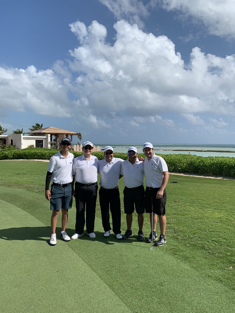 BosteroGT's tweet photo. Viendo como entrenan los muchachos de #Guatemala
Vamos Equipo, con todo en el #LAAC @LAAC_Golf #Golf #Mayakoba #PlayaDelCarmen #Asogolf https://t.co/IGRq2tWwAz