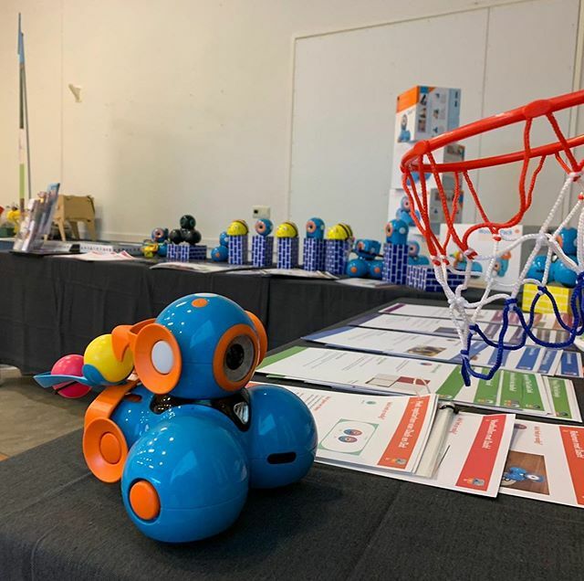 codevaardig's tweet image. Vandaag geven we workshops op de Bictodag van stichting Picto in Veendam!