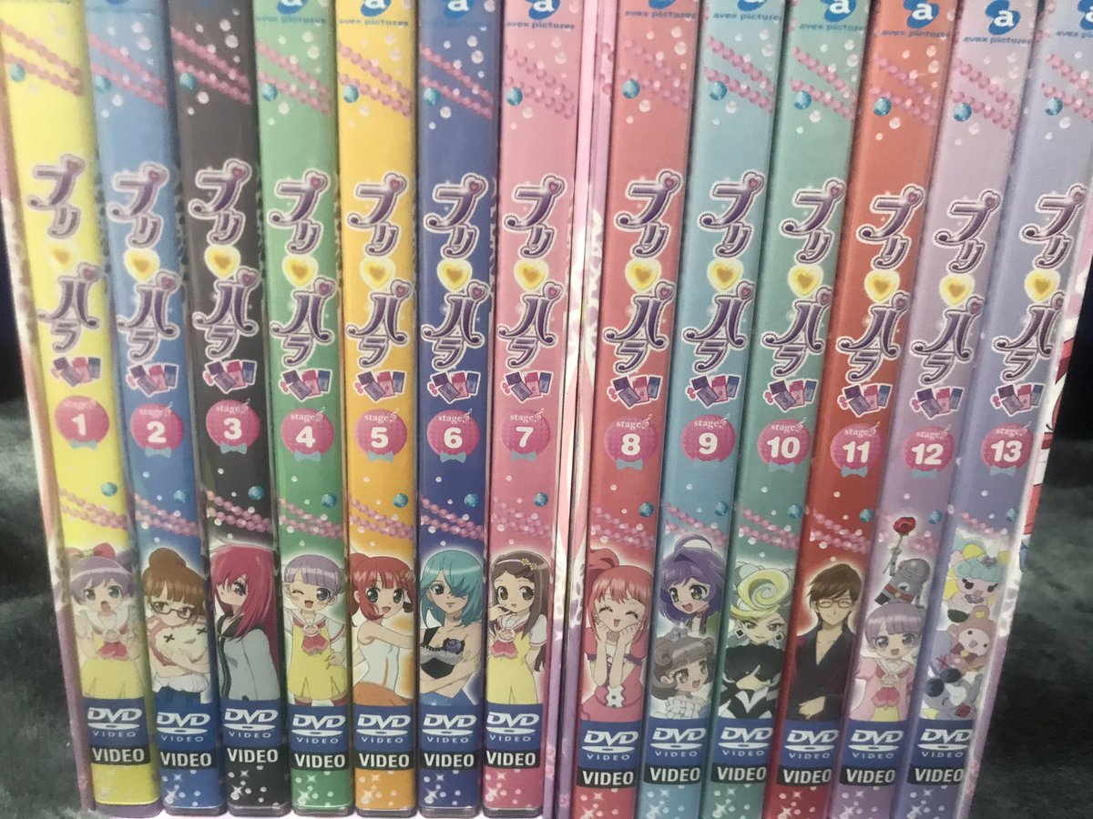 「なんでBluRayで揃えてるのにDVDを…?」

ぼく「運転中に見たかったから…、あと限定パッケージが可愛かった」 