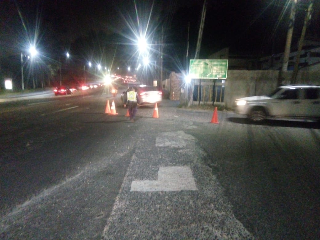 SantosDalia's tweet photo. Alta carga vehicular en la salida de #ColinasDeMonteMaria en el km. 13 ruta al Pacífico incorporación a la #Villalobos @PMT_VILLANUEVA reporta señalización en el lugar y agentes con la regulación del #TraficoVN #precaución #TraficoVN lento. https://t.co/5nZtmsKox8