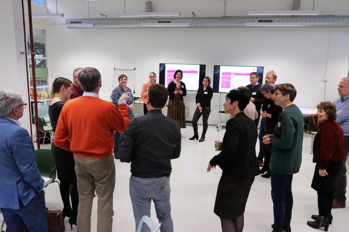 medicaldelta's tweet photo. Zestien health &amp; technology lectoren van hogescholen uit de deltaregio kwamen deze week samen om ideeën voor nieuwe Medical Delta Living Labs uit te werken. Deze vormen een belangrijk onderdeel van het op te zetten hogescholenprogramma van Medical Delta. https://t.co/vXyFTbtgN4 https://t.co/IUoFd9473w