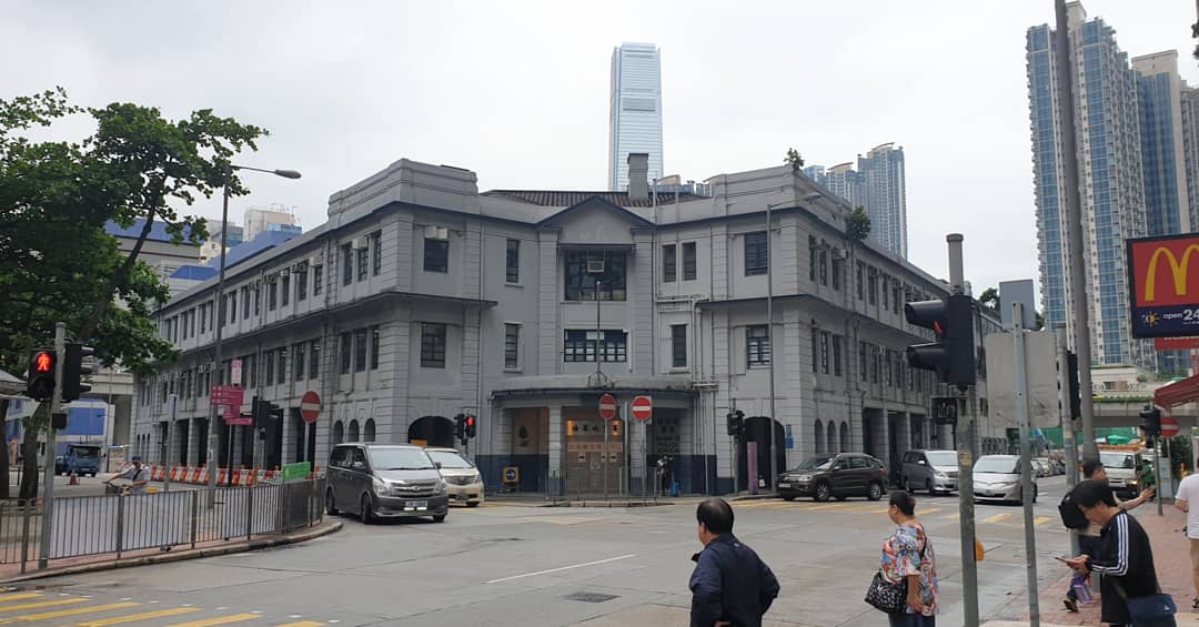 야우마테이 경찰서 영화 흑사회에서 양가휘와 임달화가 조사를 받았던 곳ترجمة المنشور