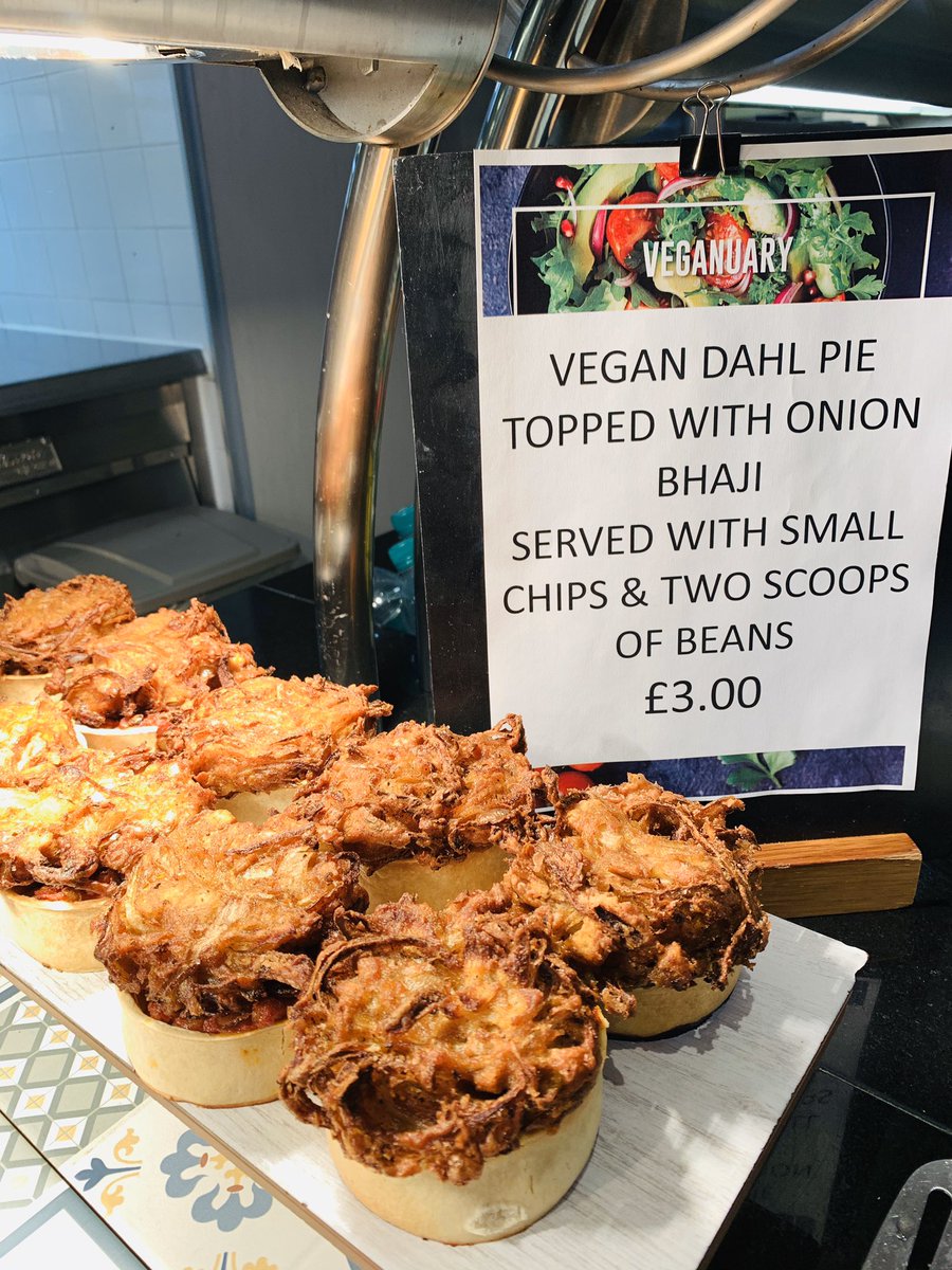 drummondfood's tweet photo. Happy Hump Day🐪 Beef &amp; Pork or Vegan Bolognese, Banh Me Crepes, Vegan Pie with Chips &amp; Beans or Vegan Chilli with Baked Potato. Come and check👍👨‍🍳😀                                    #veganuary #flavoursofitaly @CarolineBaci @neilbird1969 @JaworJim https://t.co/Tl3fgfqLyi