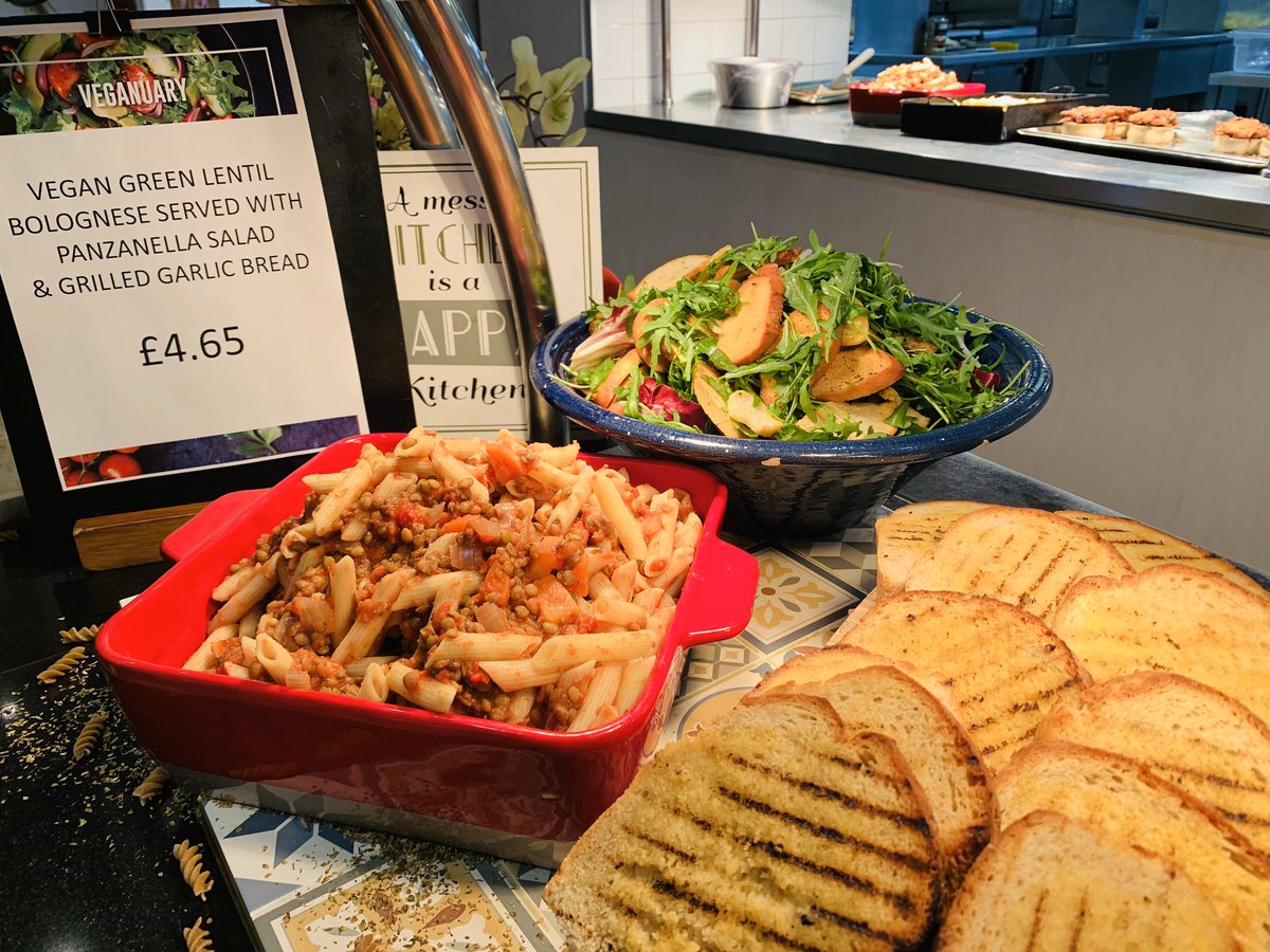 drummondfood's tweet photo. Happy Hump Day🐪 Beef &amp; Pork or Vegan Bolognese, Banh Me Crepes, Vegan Pie with Chips &amp; Beans or Vegan Chilli with Baked Potato. Come and check👍👨‍🍳😀                                    #veganuary #flavoursofitaly @CarolineBaci @neilbird1969 @JaworJim https://t.co/Tl3fgfqLyi