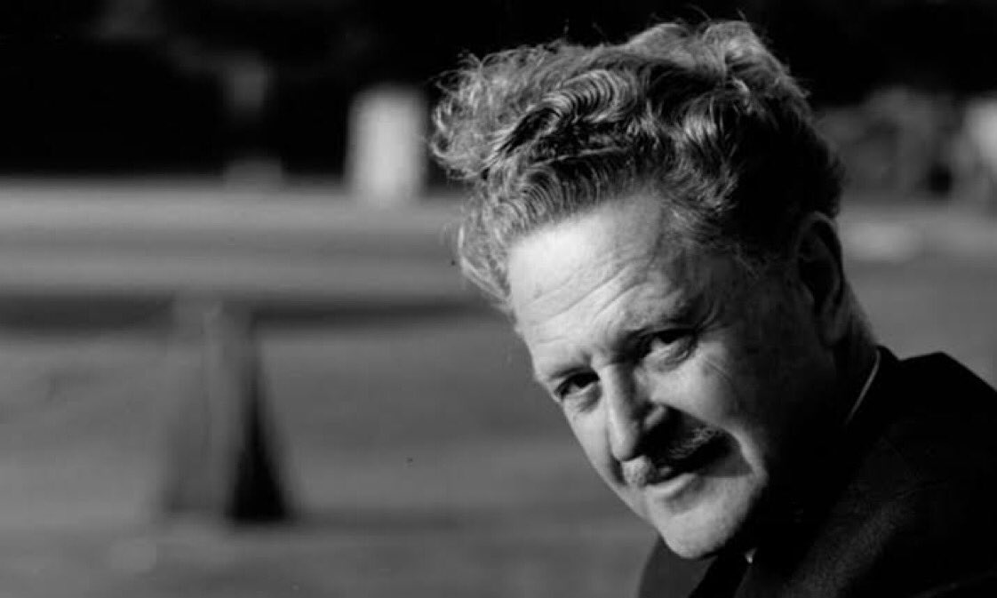 Ustalaştık biraz daha
taşı kırmakta,
dostu düşmandan ayırmakta..

#NazımHikmet