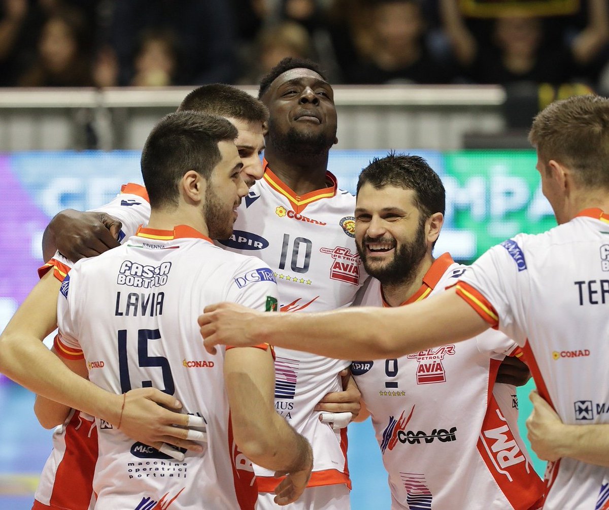 🅰️®️E U ®️E🅰️DY⁉️
L'attesa è finita... STASERA si ritorna in campo, e il vostro tifo è indispensabile‼️ 🥁🦁 
Ci vediamo al📍Pala De Andrè alle 🕒 20.30, non mancate!! 
 #gameday #matchday #consarravenna #avantileoni #volley #volleyball #siricomincia💪