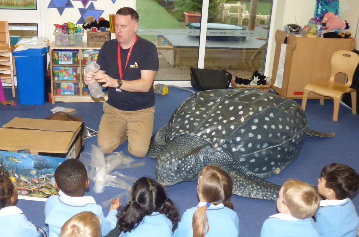 Children from the #CrosfieldsSchool Nursery and Pre-Prep learned how we can all play a part in reducing and reusing plastic yesterday thanks to a captivating visit from @AliNaullsMCS of @mcsuk 🌊♻️ #RdgUK #Woky #PlasticFreeSea #StopPlasticPollution