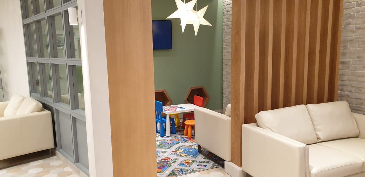 Nueva alerta de salón: ¿Viaja a #Moscow? El Business Lounge en el ferrocarril Leningradsky de Moscú es una de las nuevas adiciones a nuestro programa. El salón está ubicado en el primer piso antes de la entrada a las plataformas. #PriorityPass bit.ly/2uQXVQ9