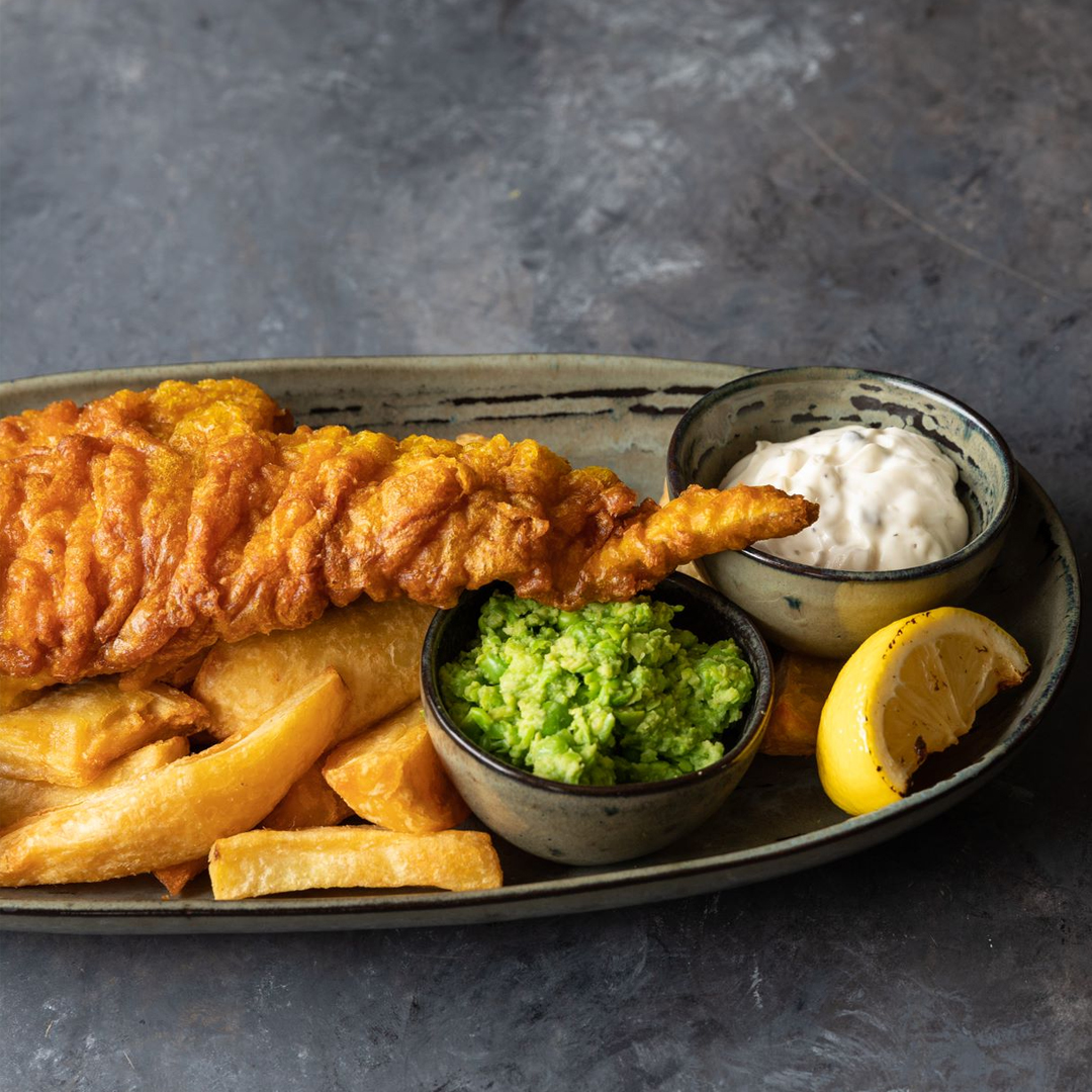 Treat someone special to dinner at The Swan 🐟🍴After all, a dining gift voucher will always go down well! 🌟swanfarnborough.skchase.com/vouchers