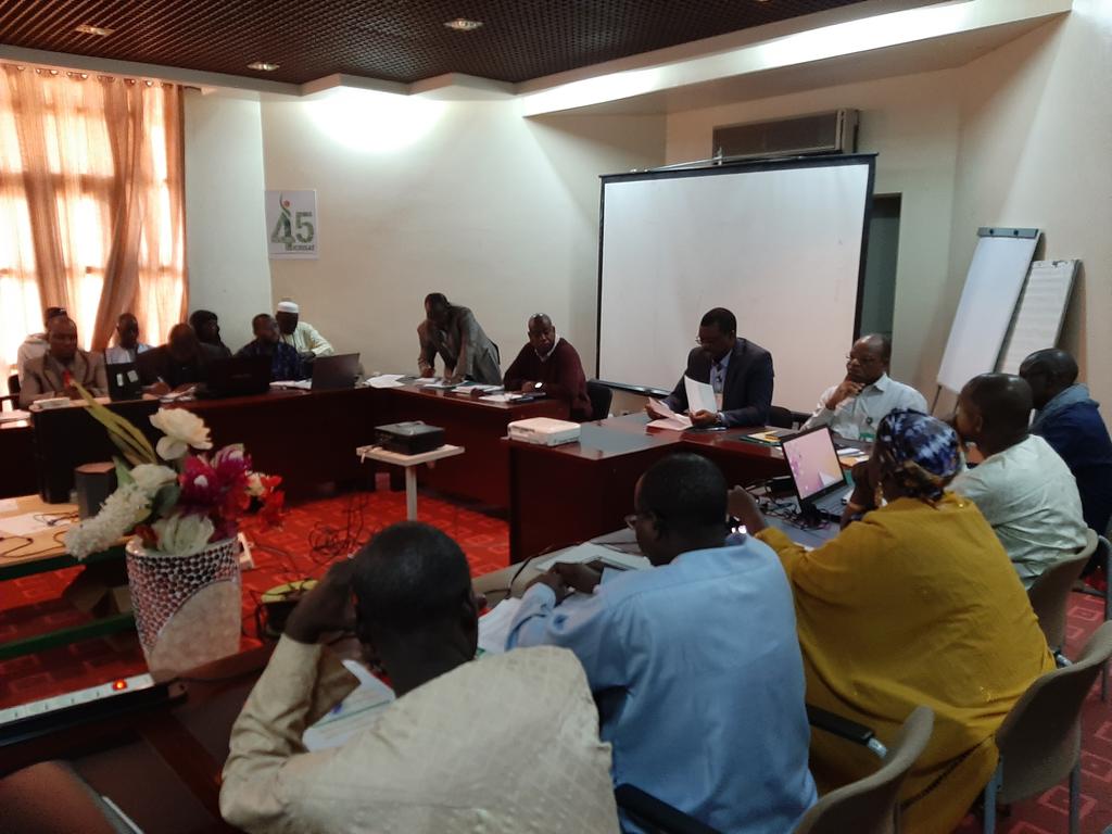 AGRHYMET CCR-AOS (@agrhymetinfos) on Twitter photo Atelier de cartographie des acteurs du Service de L'ICRISAT " développement d'un modèle de mise à l'échelle de la Régénération Naturelle Assistée (RNA) au Sahel :Cas du Niger". Du 15 - 16 janvier 2020, ICRISAT, Niamey. @serbirglobal <a href="/CILSSinfos/">CILSS</a> <a href="/INSAH_infos/">Institut du Sahel</a> <a href="/USAIDWestAfrica/">USAID West Africa</a> Atelier de cartographie des acteurs du Service de L'ICRISAT " développement d'un modèle de mise à l'échelle de la Régénération Naturelle Assistée (RNA) au Sahel :Cas du Niger". Du 15 - 16 janvier 2020, ICRISAT, Niamey. @serbirglobal <a href="/CILSSinfos/">CILSS</a> <a href="/INSAH_infos/">Institut du Sahel</a> <a href="/USAIDWestAfrica/">USAID West Africa</a>