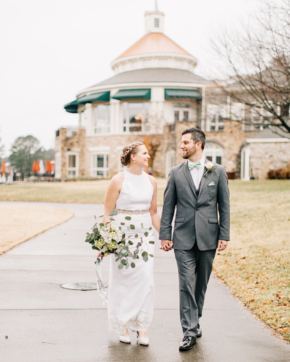 DominionClub_'s tweet photo. Our wedding ceremony includes the picturesque backdrop of our award winning course as you say “I do." Our team is here to make your big day a memorable one for all in attendance!
#richmondweddings #golfcourseweddings https://t.co/sJ2gk21hsq