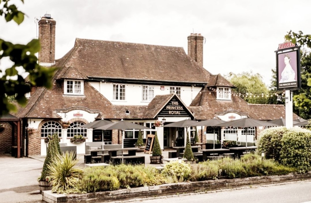 Check out this fantastic article by our founder Nick clover, A genuine article about the great british pub! Where will you be going for your roast this weekend? 

appetite4recruitment.co.uk/?p=18119  

#sundayroast #publife #Appetizer