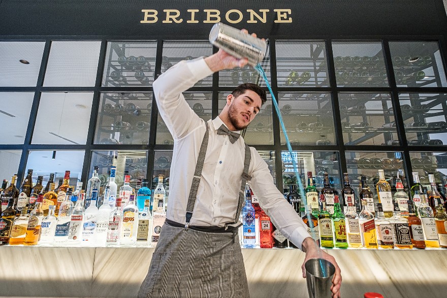 MeliaLebreros's tweet photo. El arte de la cocktelería en Bribone 🍹🍸🥃
#BeBribone #Bribone #MeliaLebreros #CocktailBar #Cocktails #Sevilla #Seville https://t.co/UnnYEWDHOY