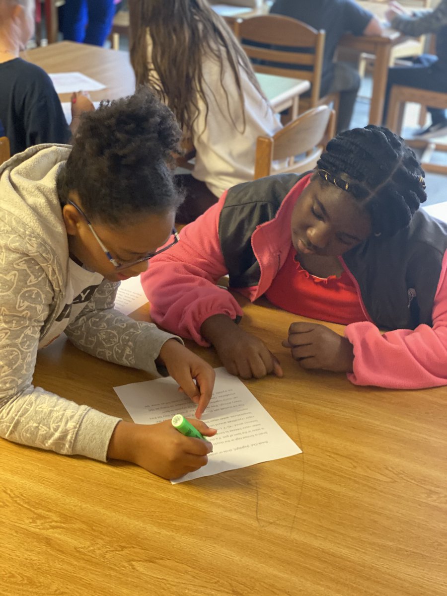 MidloLibrary's tweet photo. Identifying keywords in text and using keywords and how to use them in research. #oneccps #ccpslibraries https://t.co/4E41Q6N0WA