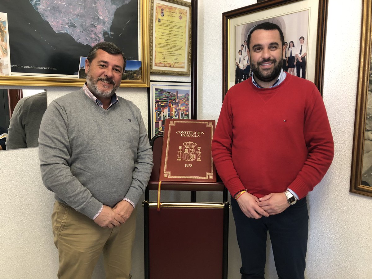 AlfonsoCandon's tweet photo. Reunidos con el Alcalde de Algar @jcsanchezb82 y su equipo, donde hemos tratado asuntos de interés para el desarrollo de este municipio gaditano. https://t.co/XaX8jclXRG