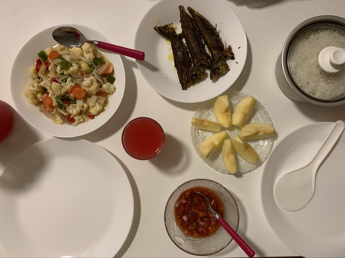 15/1/2020: Nasi + ikan goreng + air asam + sup sayur + buah epal + air sirap sunquick for dinner today 