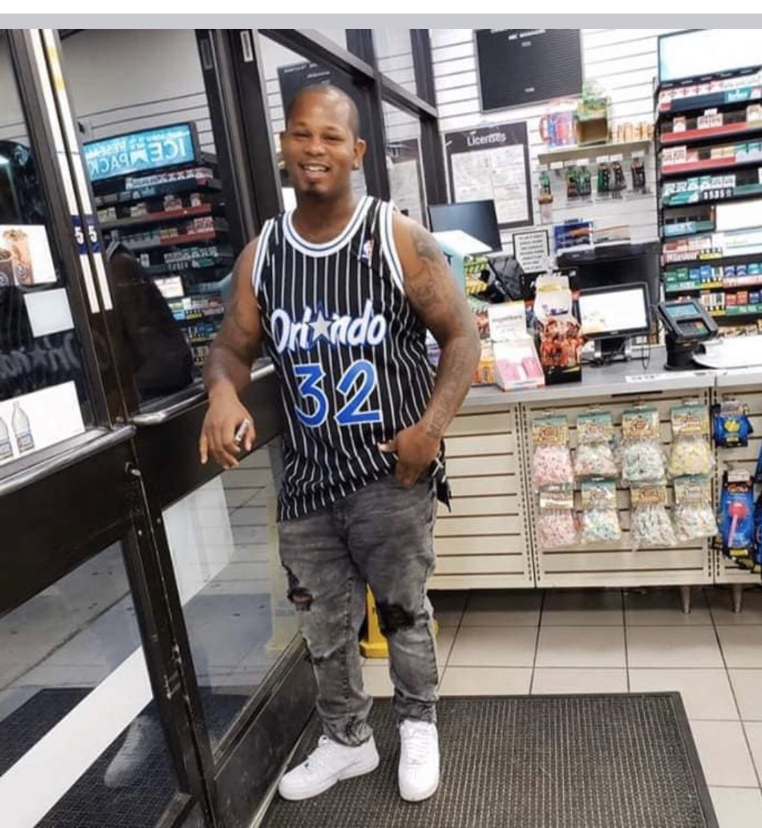 LF_SOS's tweet image. I woke up not feeling good then a nick at the door and I thought it was you damn dis shit still hurt mad it’s been a month since you been gone I love and miss you big bro/ cuzo #LLBT