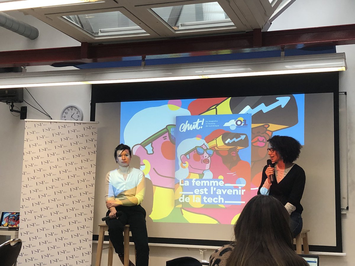 Nad_Alves's tweet photo. 🗣 @Madame_Aurore explique aux étudiants de @espublicite que « l’envie d’aller plus loin que l’agence et le média deja en ligne, nous a pousser à lancer @Chut_magazine. Ce 1e numéro lancé en nov 2019 est dédié à la femme avenir de la tech » 
#espub #ComAndTalk #Chut https://t.co/PpLxfAw5Nm