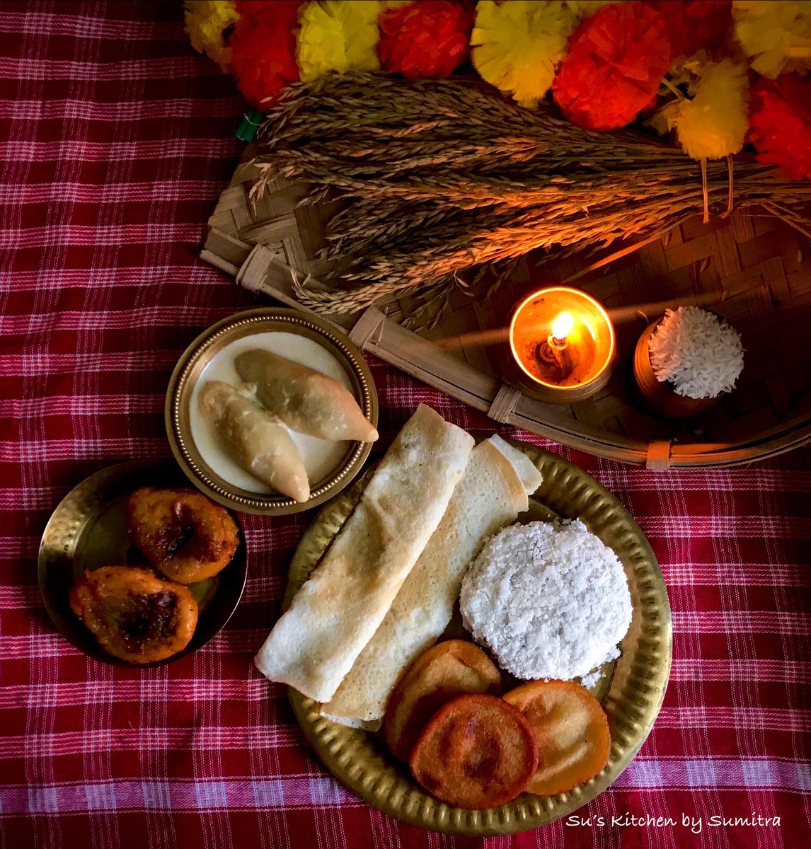 suskitchenbySu's tweet photo. Wishing you a happy Poush Sankranthi🙏🏼
Some of the Pithe are made at home today - Gokul Pithe, Dudh Puli, Patishapta, Bhapa Pithe and Teler Pithe...
#makarsankranti #indianfestival #pitha #sweetdish #harvestfestival #datejaggery #rice #coconut #homechef #foodblogger #foodies https://t.co/31WavEr9ve