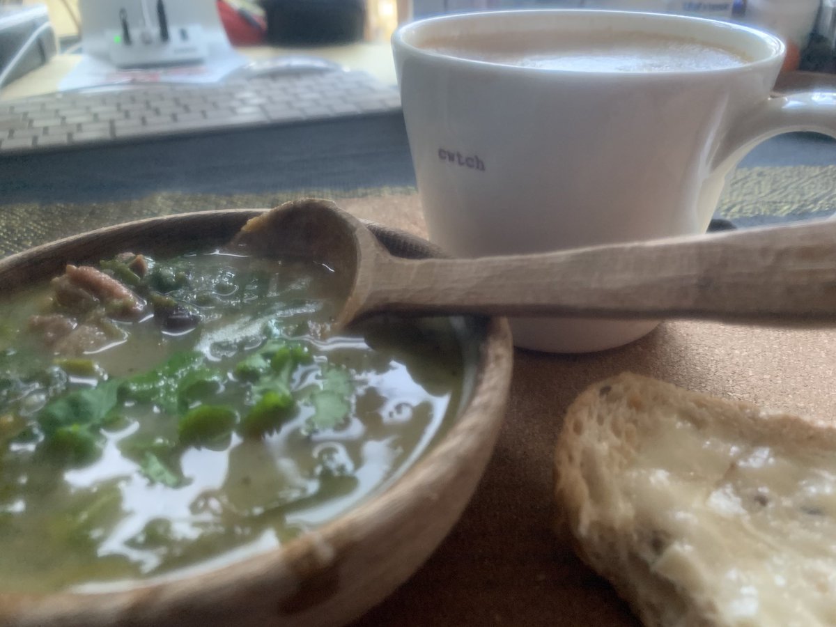 IantoMajor's tweet photo. @cerysmatthews #wherethewildcooksgo SherwoodForest oak bowl and spoon, crusty bread and a cwtchy homemade coffee 👍🏼😎😋 https://t.co/AYWEr3XV88
