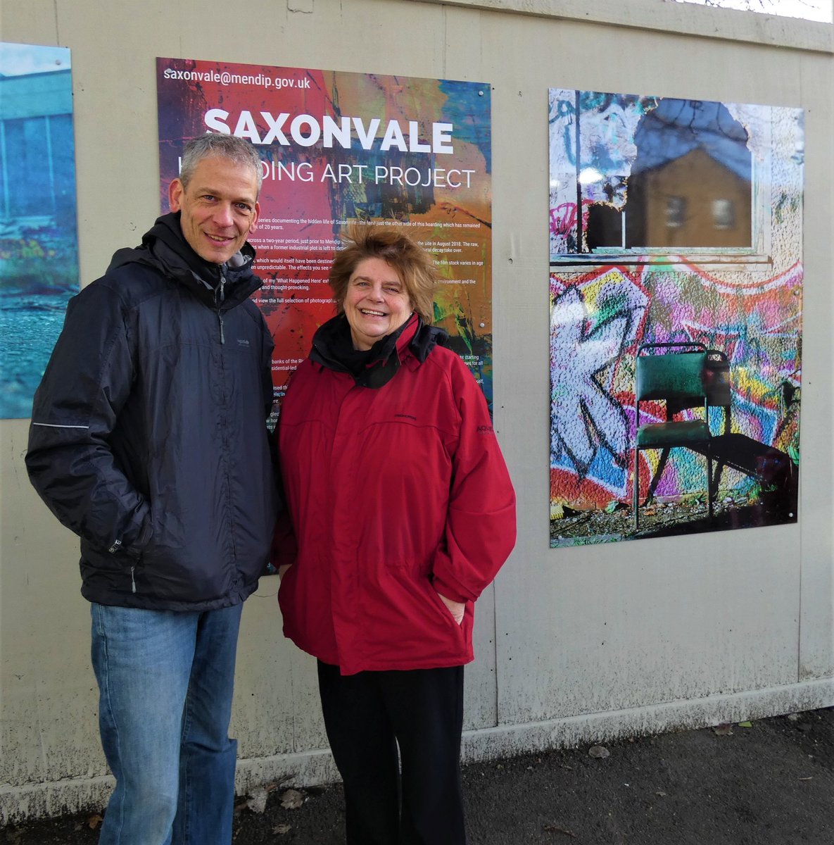 If you’re in the centre of #Frome, why not take a detour to the derelict #Saxonvale site to look at the photo art installation on the hoarding around the site by <a href="/TimGander/">Tim Jinks</a>? The images tell of some the human stories connected to the site. Learn more ➡️ direc.to/dQcd