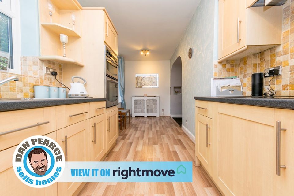 DPSH_inthearea's tweet photo. FAMILY HOME SAT ON A CRACKING SIZED CORNER PLOT!

3 Bed Semi-Detached House FOR SALE 👇

Dewsbury Road, #Tingley, #Wakefield 🏡 £249,995

IMPRESSIVE SIZED REAR GARDEN TO THE FRONT &amp; REAR. DO NOT MISS THIS FANTASTIC HOME &amp; BOOK YOUR VIEWING TODAY!

https://t.co/Is2F1T0Agq

#DPSH https://t.co/ErokIe0KSz