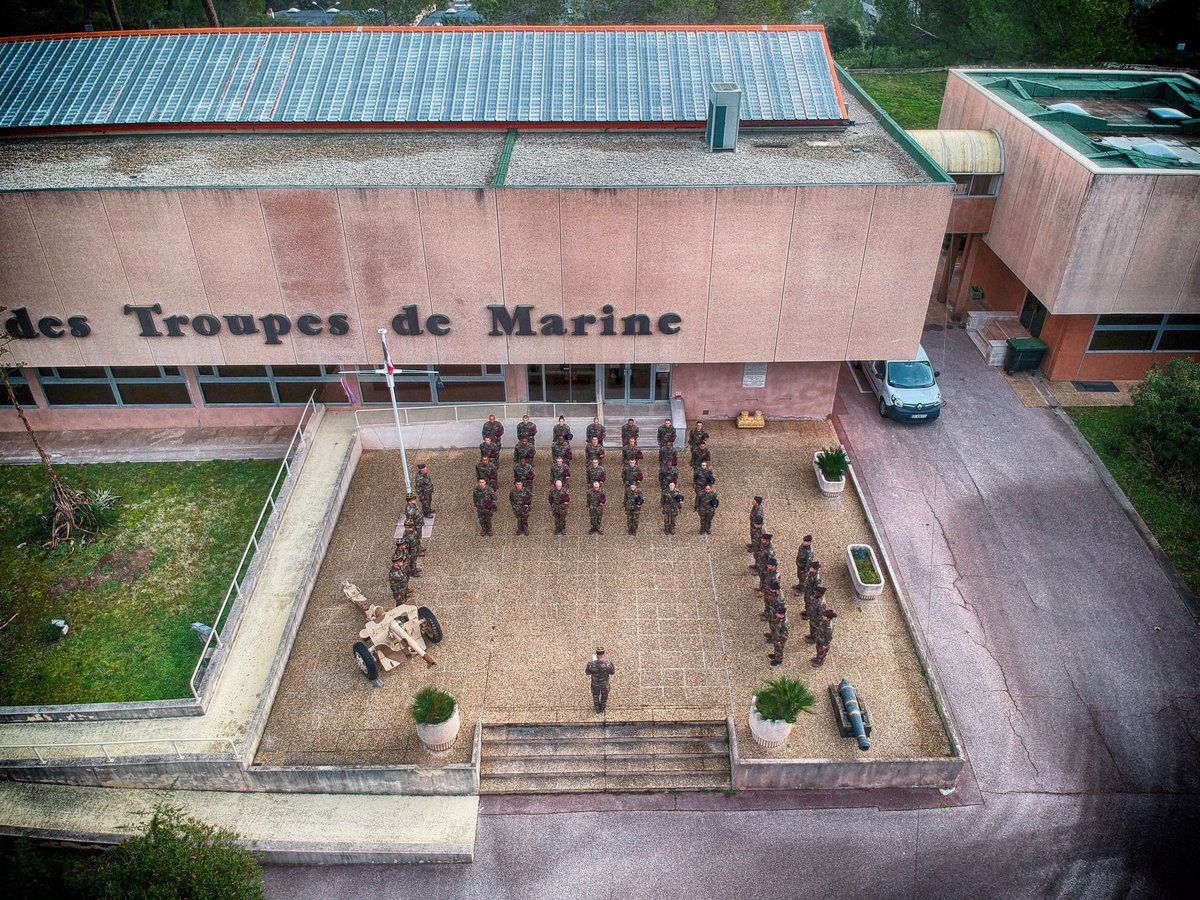 troupesdemarine's tweet image. [#Traditions #MarcheAuxKépis] Remise des képis d’une section de la formation générale initiale du @CDC3RAMa au musée des Troupes de marine, après une marche de 30km. ⚓️
📸 : #3eRAMa