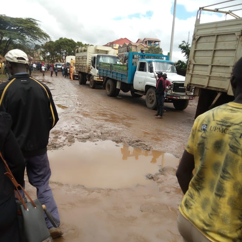 HakiNgo's tweet image. #ZeroDevelopment
#PoorRoadsInKenya
#PoorInfrastructureInKenya
Since Handshake 🤝 March-2018 illegitimate President of Kenya Uhuru Kenyatta &amp;amp; Raila Odinga Baba the big four agenda died, our country has entered into Politics and More than half of counties spend zero on projects.