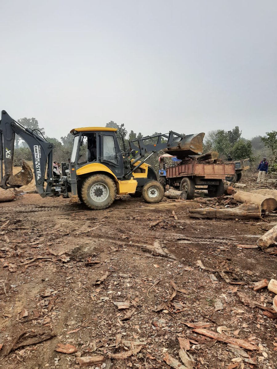DFO_ChatraNorth's tweet photo. Demolition of illegal Saw mill and seized logs worth Rs.2.5lacs approx in charka under pratappur range,Chatra
@moefcc @ForestJharkhand @JharkhandCMO @ifskalikinker https://t.co/d56aShHzu5