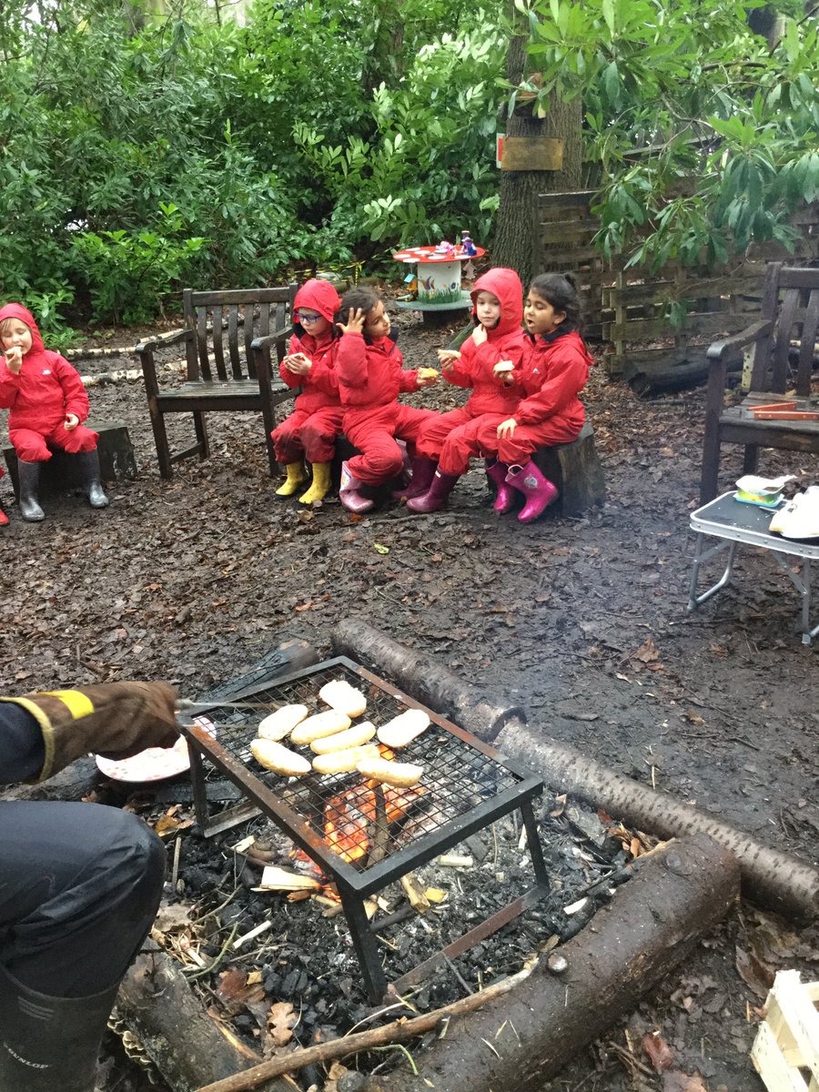BGS_LowerSch's tweet photo. It was rather a wet and windy afternoon yesterday at Forest School but the reception children still enjoyed themselves. We toasted bread rolls for snack and found lots of worms in the mud.#BGS_forestschool #BGS_independence #BGS_nature https://t.co/vCZCfUUhX5
