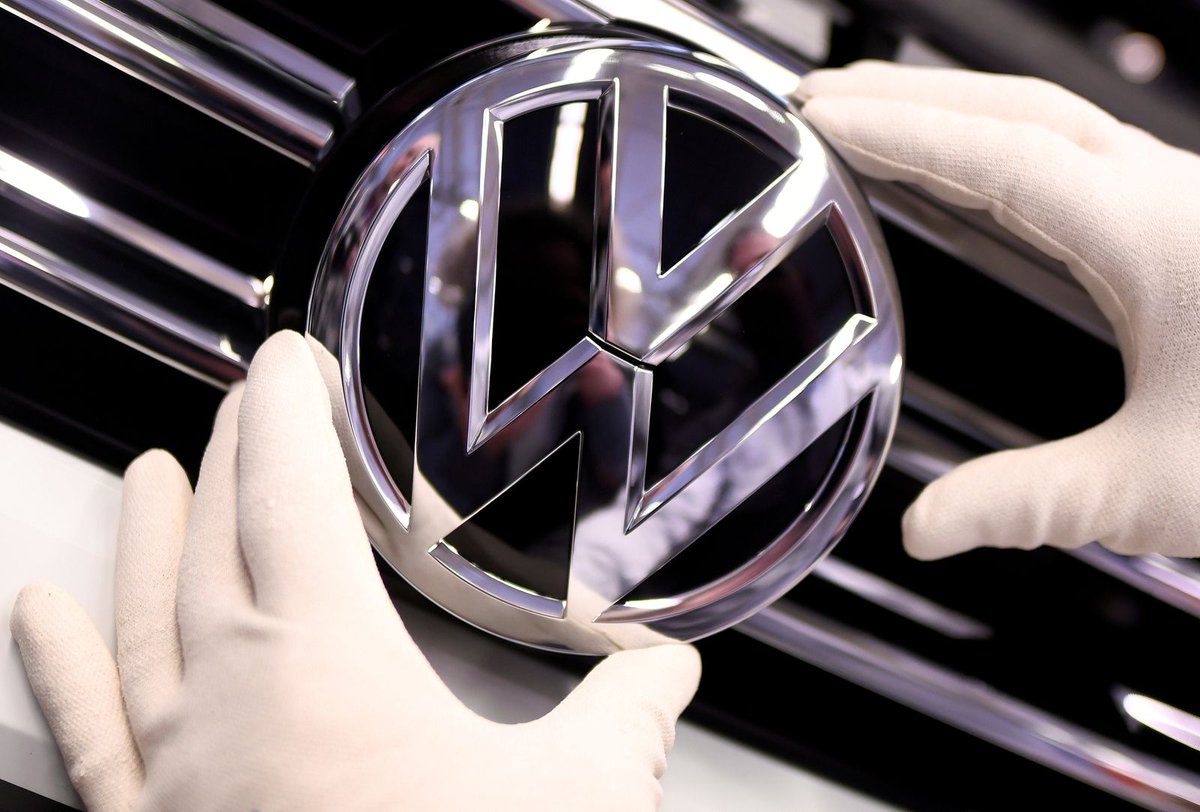 AutomotiveSupp1's tweet photo. 120 mln kary dla Volkswagen Group Polska od UOKiK. 
https://t.co/nkVXcOu1jG https://t.co/jnd1etopMF