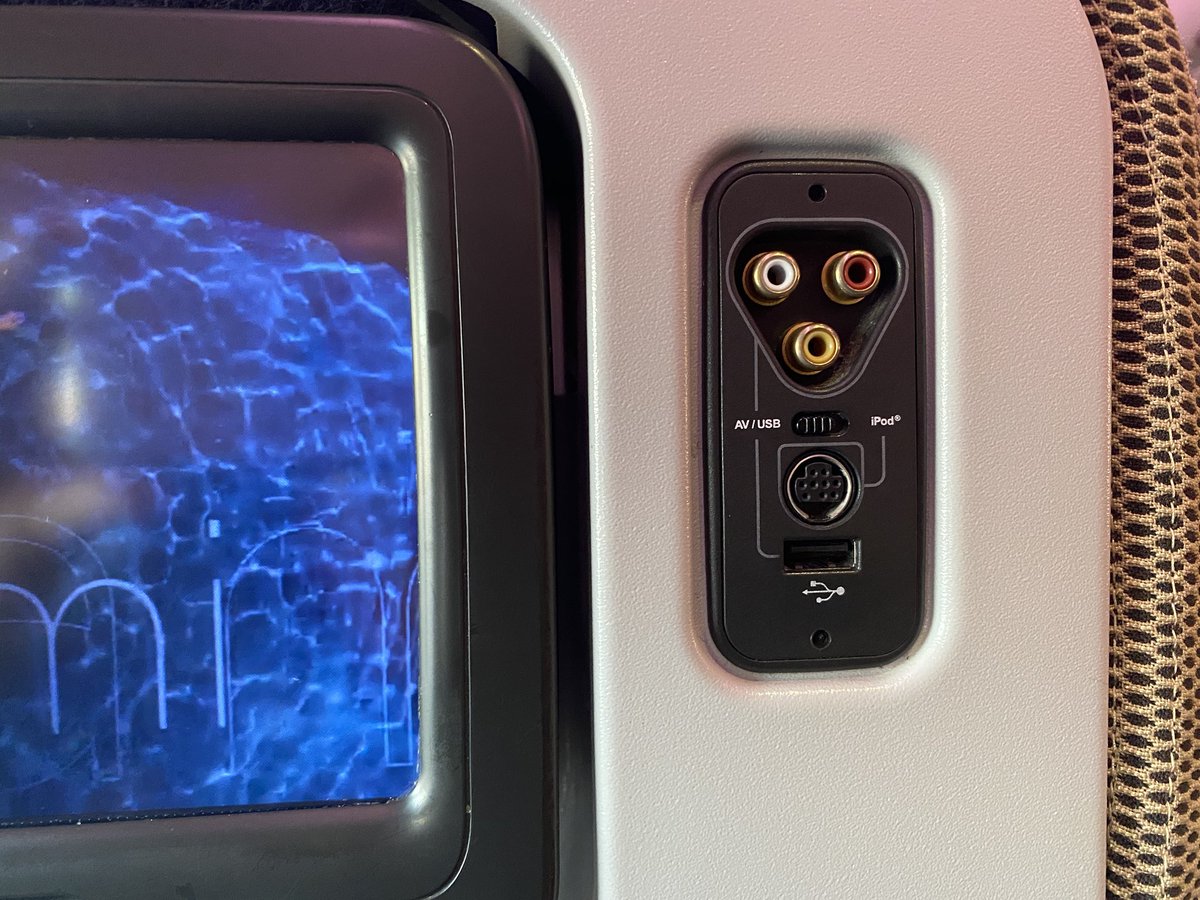 gloverjp's tweet image. Anyone got an S-Video connector I could use for the flight ✈️ #backinthe90s #retrotech