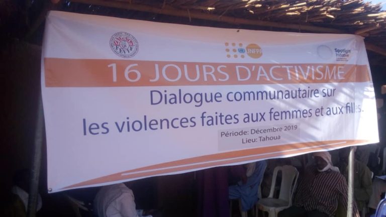 OFevvf's tweet photo. Récapitulative: de dialogues communautaires  
20 séances de dialogues  dont 05 par région
Nombre de personnes touchées par les 20 séances : 1625
Hommes : 382
Femmes : 637
Jeunes filles : 324
Jeunes garçons : 279
Partenaire d’exécution : SOS FEVVF
Partenaire financier : UNFPA https://t.co/6beaa0vbFB