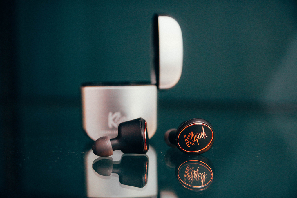 KlipschSEAsia's tweet photo. Spring-cleaning means you get to throw away your old earphones and buy yourself a new Klipsch T5 True Wireless. What are you waiting for?! https://t.co/3LoFTBp1Rv