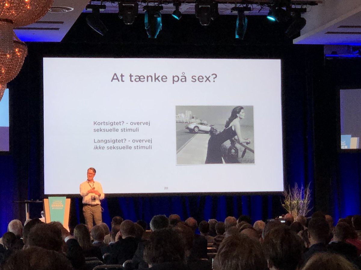 KrisSkaug's tweet photo. - Ikke spill på sex når du skal få folk til å spare til #pensjon 😂
Jeg hører på glimrende atferdsforsker Jon Wegener på #skagenkonferansen
Vi er (som) enkle dyr; kortsiktige gleder vs langsiktige. #kommunikasjon #tekst #atferd #aksjer #sparing
Se live nå @skagenfondene https://t.co/9jNoJoDghQ