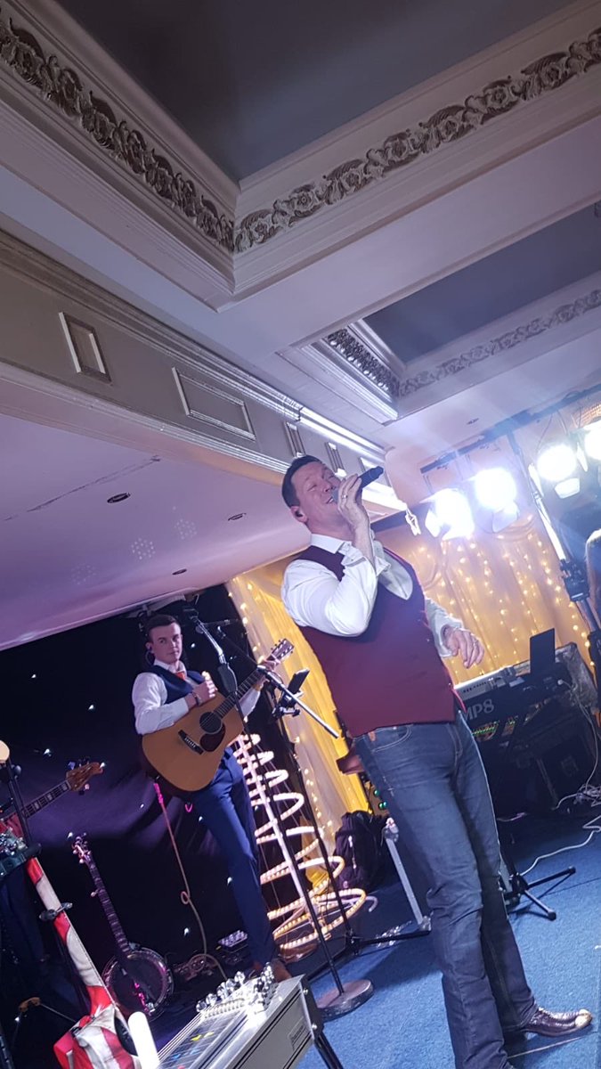 RobertmizzellF's tweet photo. Photos of Robert Mizzell &amp; the country kings performing at The Bushtown Hotel, Colraine 💙🎶 #RobertMizzell #Countrykings #BushtownHotel #Colraine https://t.co/Wfgnp8j31e