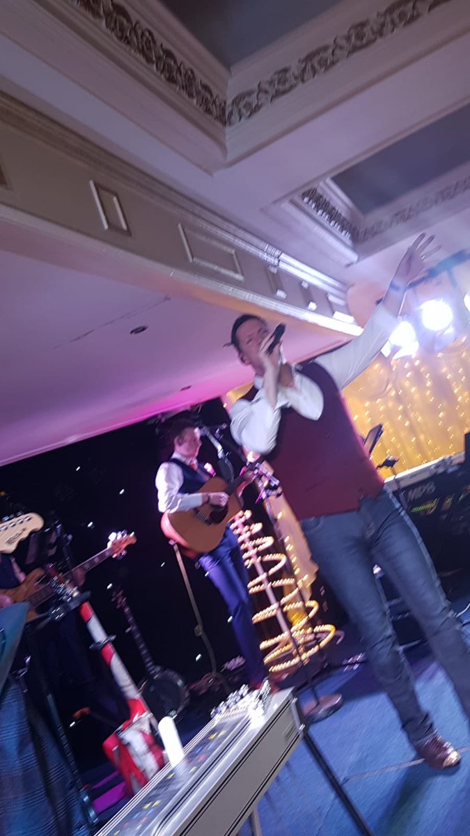 RobertmizzellF's tweet photo. Photos of Robert Mizzell &amp; the country kings performing at The Bushtown Hotel, Colraine 💙🎶 #RobertMizzell #Countrykings #BushtownHotel #Colraine https://t.co/Wfgnp8j31e