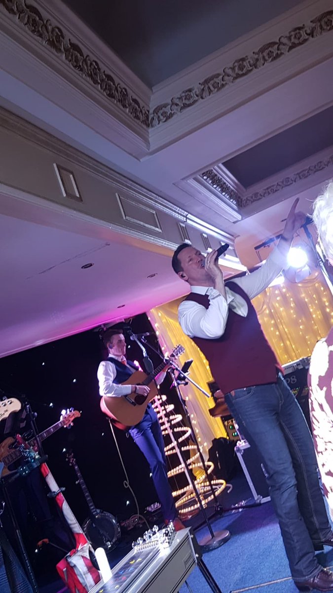 RobertmizzellF's tweet photo. Photos of Robert Mizzell &amp; the country kings performing at The Bushtown Hotel, Colraine 💙🎶 #RobertMizzell #Countrykings #BushtownHotel #Colraine https://t.co/Wfgnp8j31e