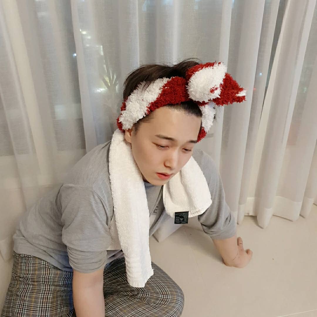 mingtrans's tweet image. 200115 LIUstagram Update. 

Today was...bloody
.
#BBQ #Vampire #Bloody #ItIsReallySpicy