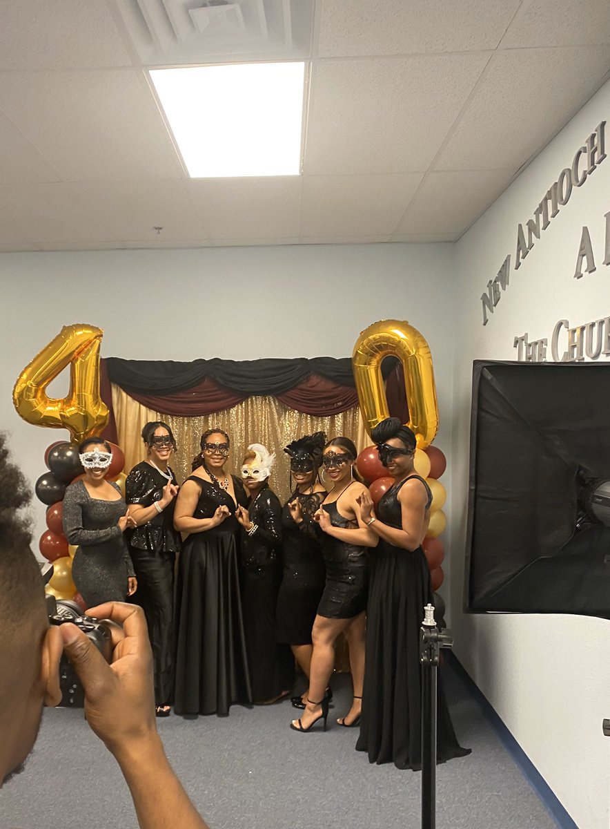 TJD_1908's tweet photo. It was 20 years ago!! Happy Founders Day to all my ✨BEAUTIFUL Sorors!!💗💚
#J15Loading #AKA1908 https://t.co/x6TffAVxxb